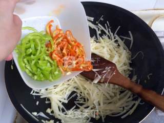 Stir-fried Shredded Pork with Hot Pepper and White Radish recipe