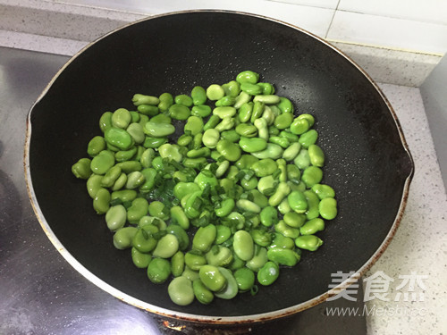 Broad Beans with Scallion Oil recipe