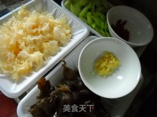 Tremella, Celery, Lycium Barbarum recipe