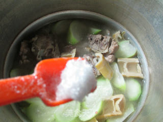 Sheep's Tail Bamboo Shoots Night Blossom Tube Bone Soup recipe