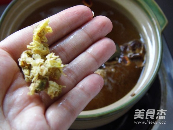 Luo Han Guo Chrysanthemum Herbal Tea recipe