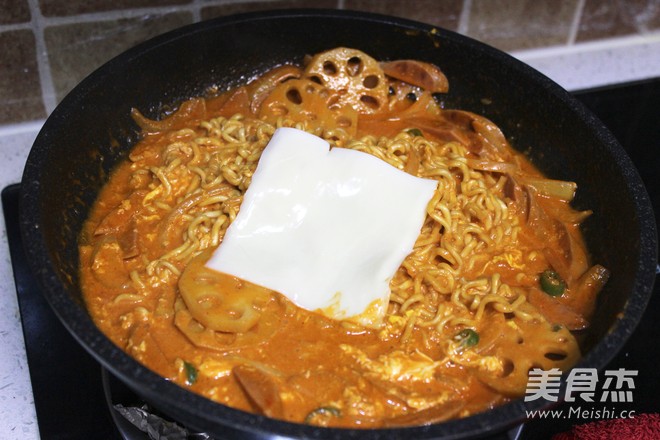 Korean Spicy Turkey Instant Noodles recipe