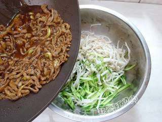 Shredded Pork Flammulina recipe