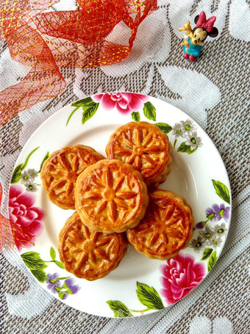 Cantonese-style Dried Fruit Five-nut Moon Cake recipe