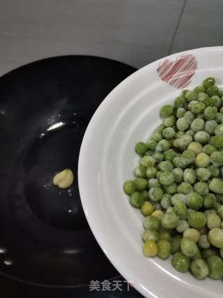 Stir-fried Peas with Corned Beef recipe