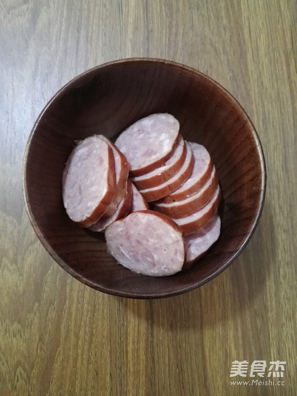 Instant Noodles with Red Sausage and Egg recipe