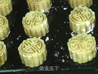 Pineapple Lotus Paste Mooncake recipe