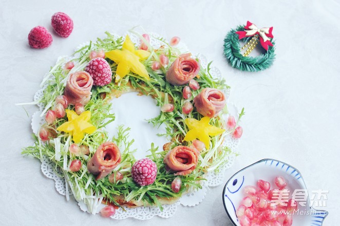 Christmas Wreath Pizza recipe