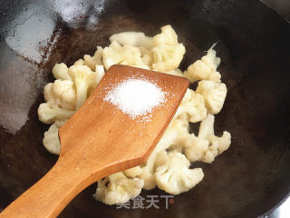 Stir-fried Cauliflower with Ham recipe