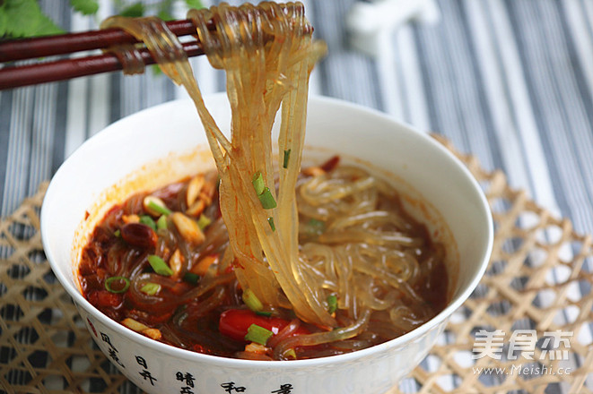 Beef Sauce Hot and Sour Noodles recipe