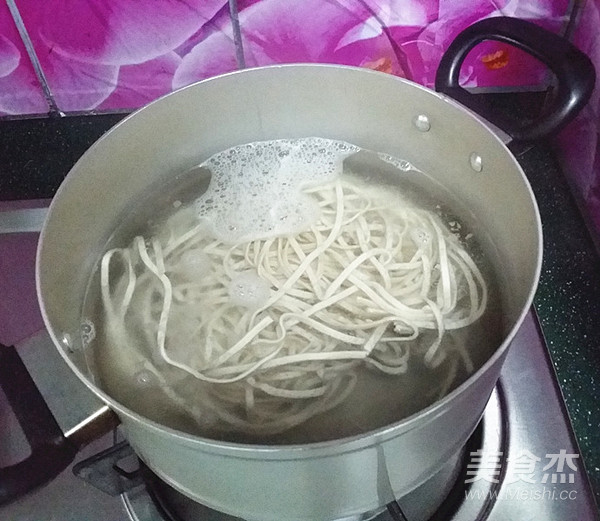 Three Fresh Noodles with Fish Ball and Belly recipe