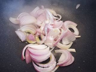 #快手素菜#carrots and Fungus Fried with Onions recipe