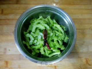 "summer Lazy Meal" Cold Bitter Gourd recipe