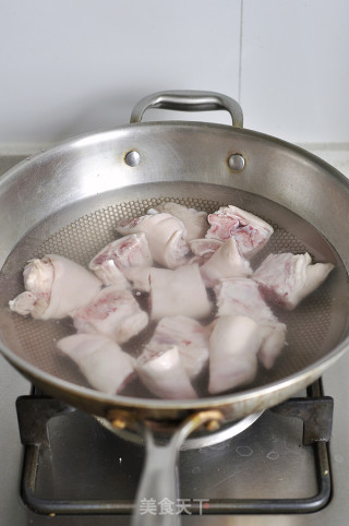 Golden Needle Stewed Trotter recipe