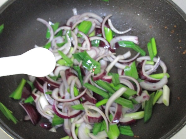 Fried Chicken with Onions recipe