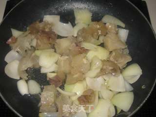 Fried Beef Tendon with Onion recipe