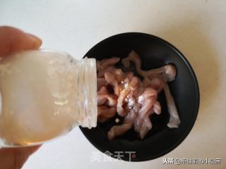 Stir-fried Shredded Pork with Onion recipe