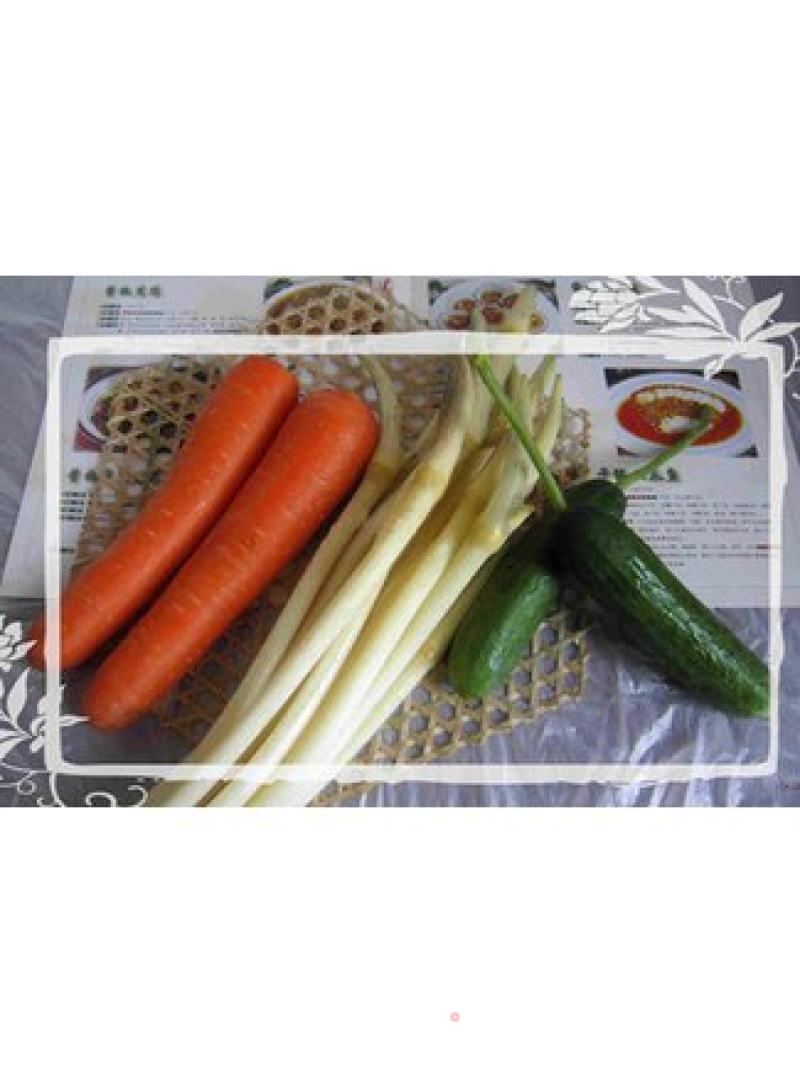Pickled Pepper Lotus Root Strips recipe