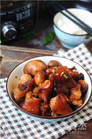 Three Cups of Soy Sauce Pork Trotters recipe