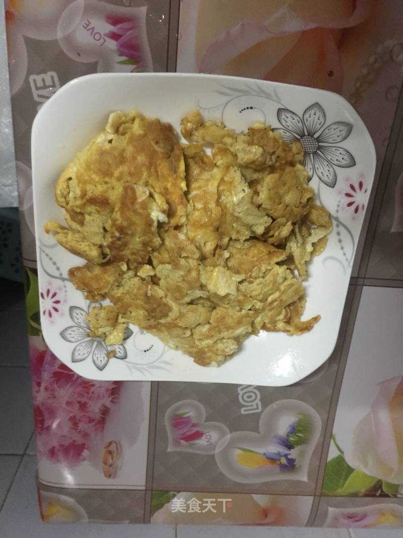 Fried Eggs with Shrimp Skin recipe