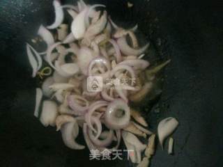 Fried Noodles with Onion and Pork recipe