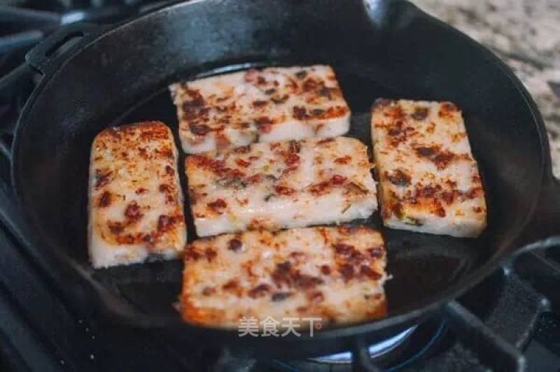 Crispy Outside and Tender Radish Cake Inside recipe