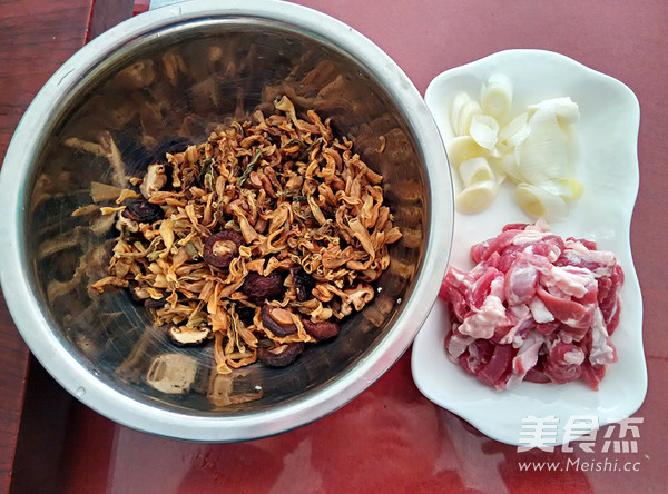 Claypot Rice with Mushrooms and Dried Beans recipe