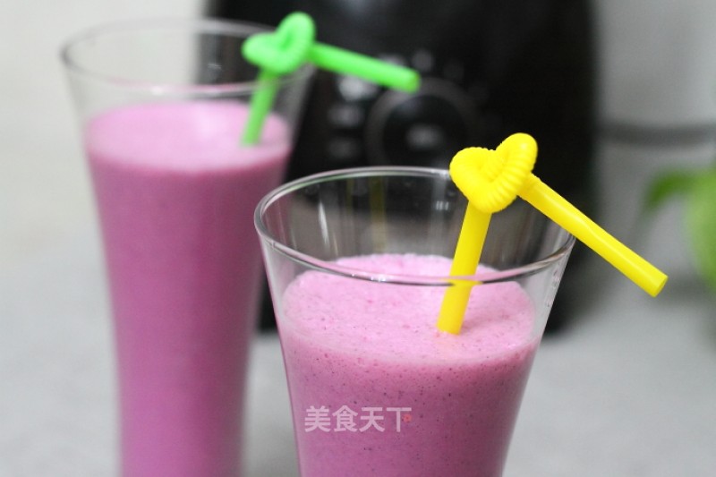 Colorful Nut Milkshake recipe