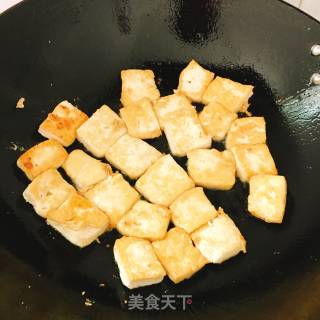 Stir-fried Tofu with Green Garlic recipe