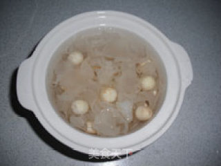 One-minute Breakfast Series 1-electric Cooker Version-wolfberry, White Fungus, Lotus Seed Egg Custard recipe