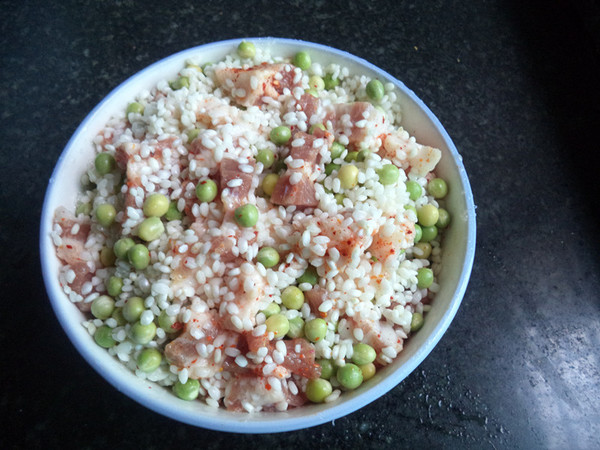 Glutinous Rice with Meat and Sweet Peas recipe