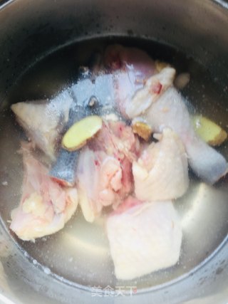 Chicken Soup with Cordyceps Flower and Shiitake Mushroom recipe