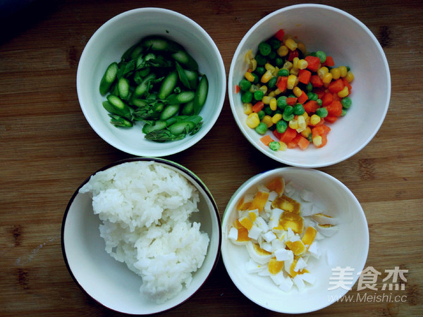 Salted Egg Asparagus Fried Rice recipe