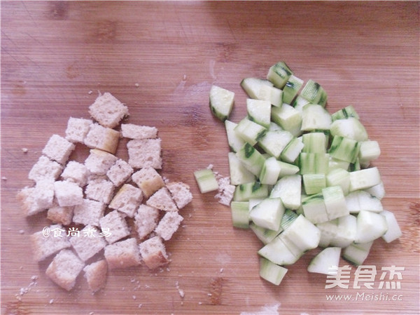 Whole Wheat Toast Cucumber Salad recipe