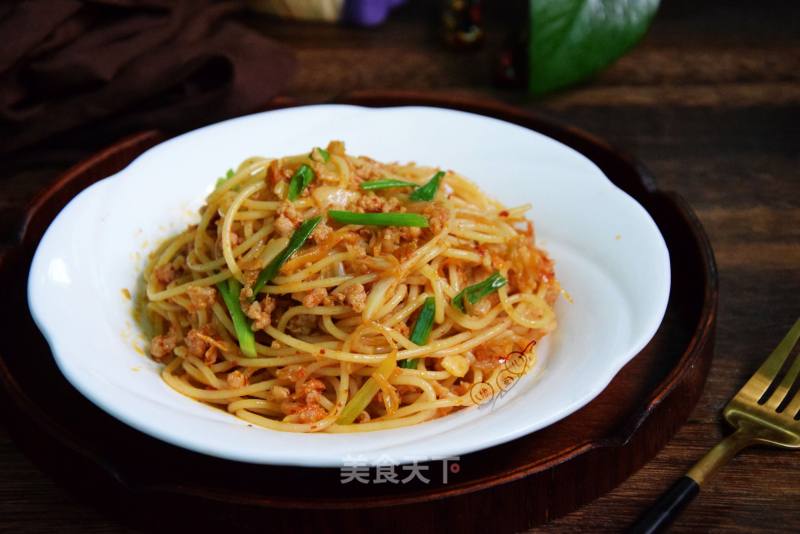 Pasta with Minced Meat and Kimchi recipe
