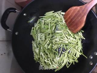 Stir-fried Artemisia Annua recipe