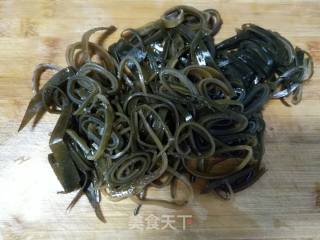 Hot and Sour Kelp Shreds recipe