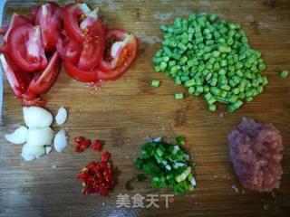 Carob Minced Pork Dried Noodles recipe