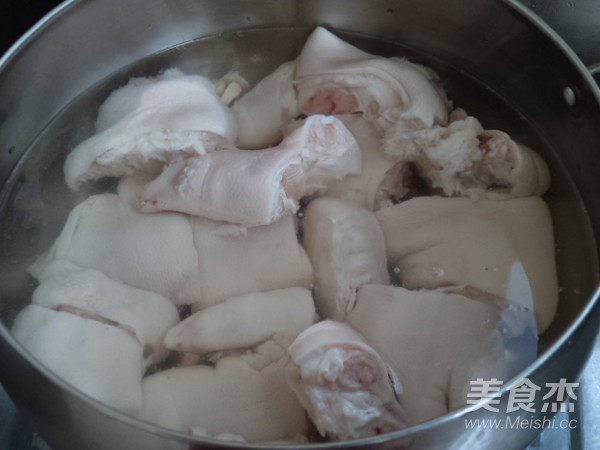 Soy Roast Pork Feet recipe