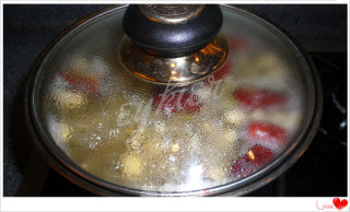 Rock Sugar Tremella and Lotus Seed Soup recipe