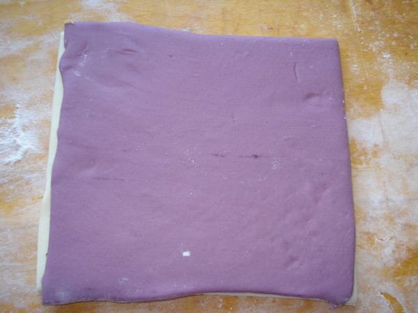 Purple Sweet Potato Two-color Bean Paste Bun recipe