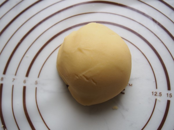 Baby Egg Yolk Buns recipe