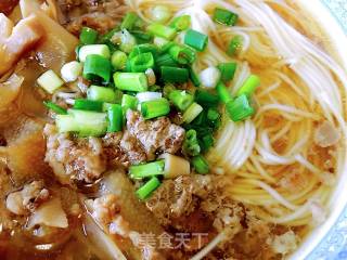 Oatmeal Noodles with Crispy Bamboo Shoots and Minced Pork recipe