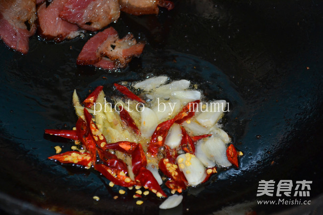 [authentic Hunan] Stir-fried Bacon with Spring Bamboo Shoots recipe