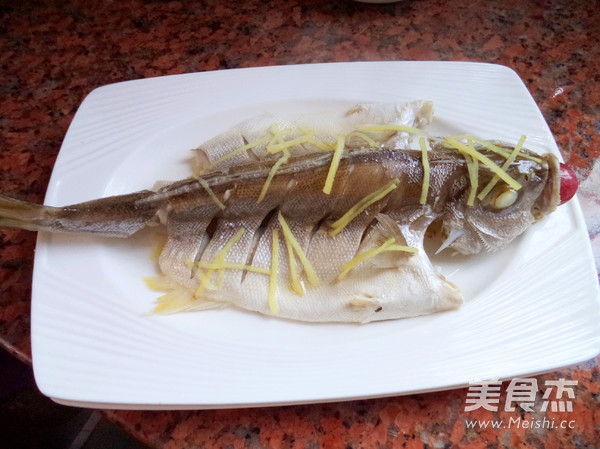 Steamed Three-color Fish recipe