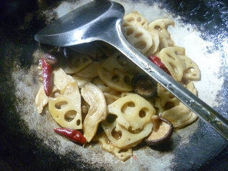 Stir-fried Lotus Root with Mushrooms and Soy Protein recipe