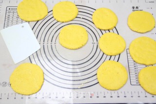 Soft Waxy Sweet Pumpkin Pie recipe