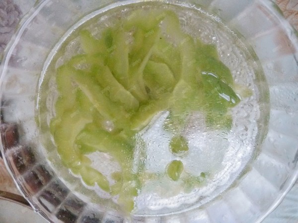 Bitter Melon Mixed with Black Fungus recipe