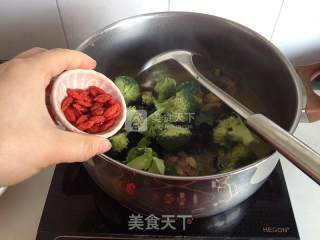 Broccoli Hen Soup recipe