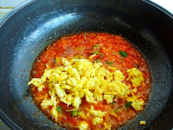 Spicy Egg Stir-fried Strips recipe